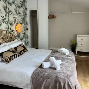 https://apartamentos-maribel-malaga.1costadelsol.com